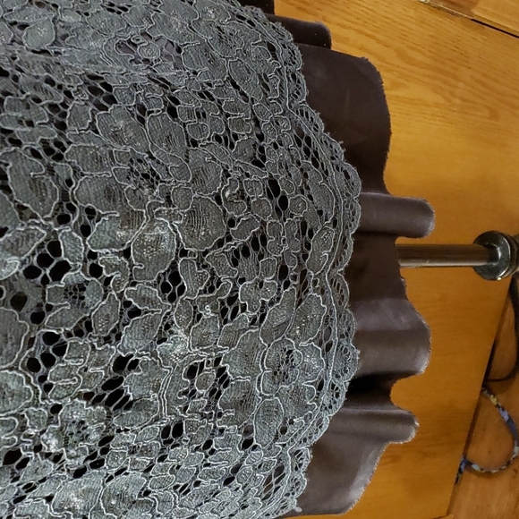 Moth grey lace back sleeveless mock neck top - Picture 5 of 8